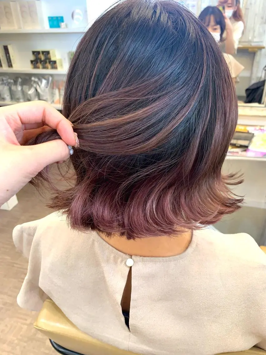 カラー カシス ピンクカラー 伊藤 由妃乃のヘアスタイル