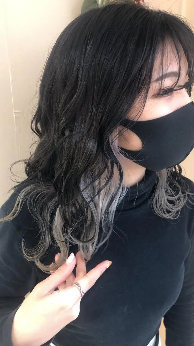 セミロング カラー インナーカラー 松永 梨央のヘアスタイル
