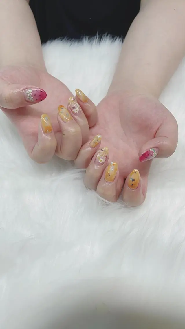 ネイル ハンドネイル 🦋ネイルサロン ブラン🌈ゆりのネイルデザイン