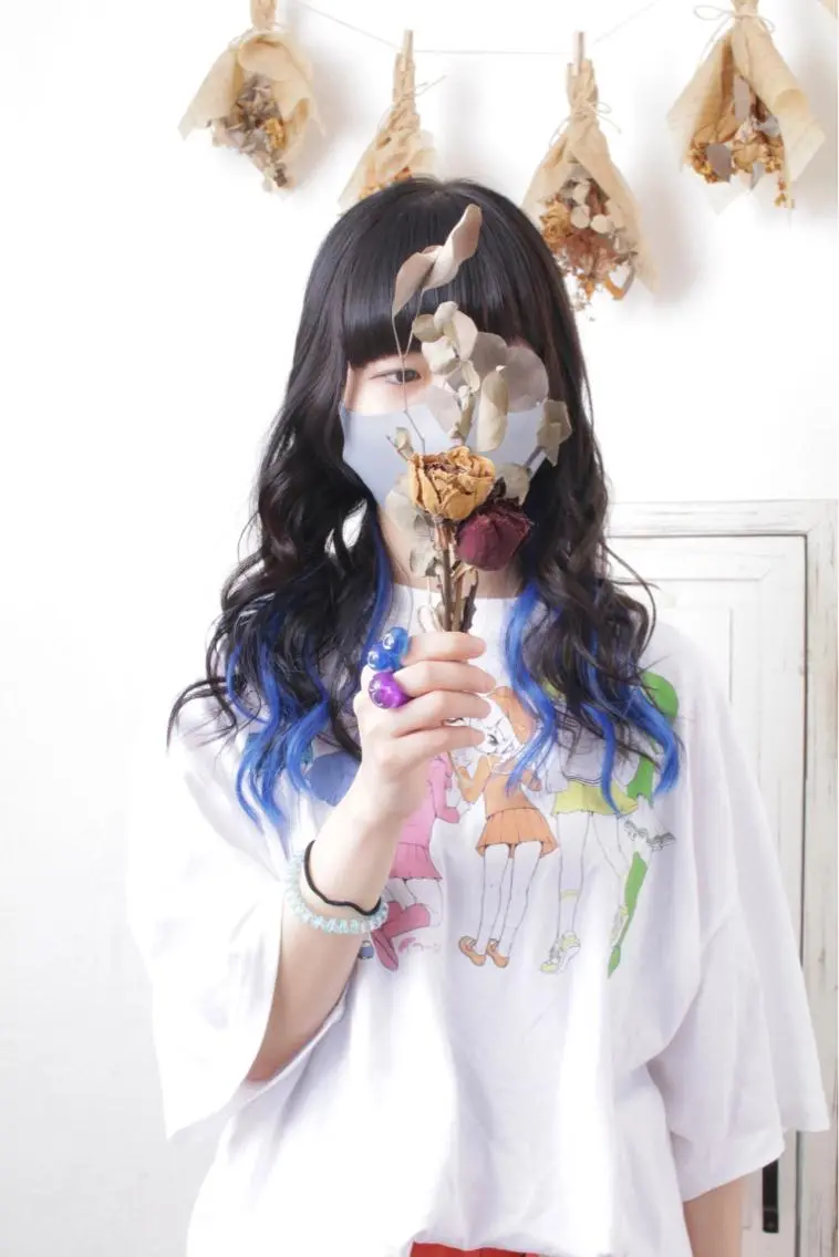 セミロング カラー パーマ ヘアアレンジ シールエクステ エクステ エクステ 推し活専用 【派手髪】飯野ゆかりのヘアスタイル