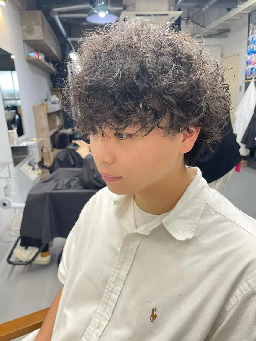 ショート パーマ メンズ メンズパーマ スパイラルパーマ カット パーマ 森本裕/オーナー/ ハイトーン/パーマのヘアスタイル