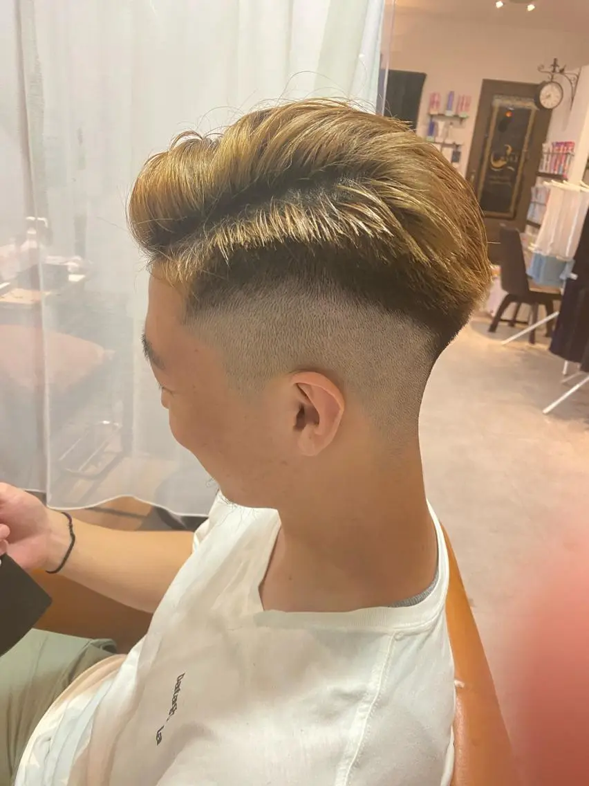 メンズ フェードカット スキンフェード 岡垣 幸汰のヘアスタイル