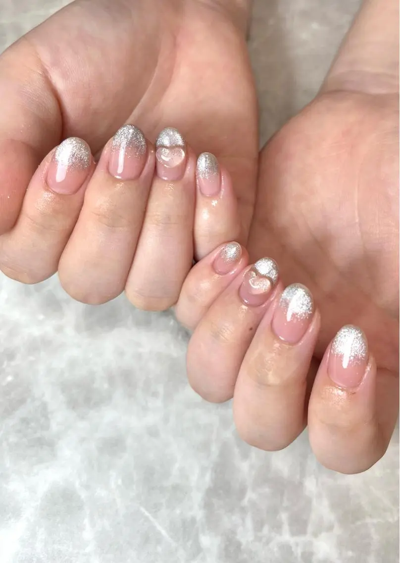 ネイル フレンチネイル ジェルネイル キラキラネイル 韓国ネイル マグネットネイル nails' it...のネイルデザイン