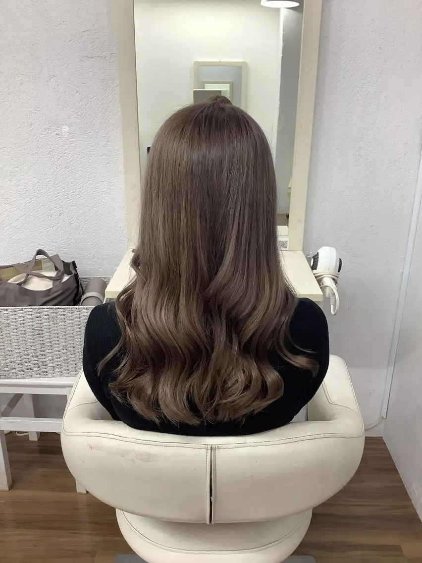 セミロング カラー 透明感カラー グレージュ カット ヘアカラー トリートメント GLOSS 心斎橋 山上のヘアスタイル