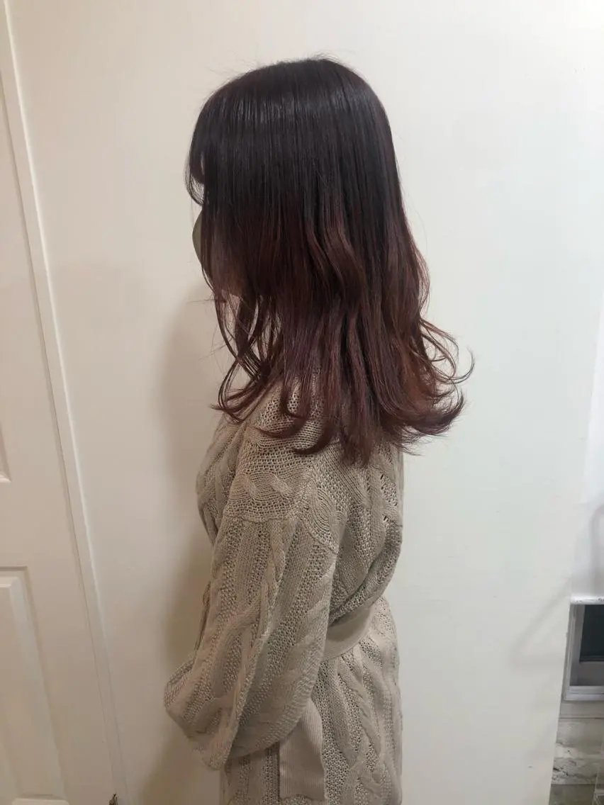 ミディアム カラー MIOベージュカラー 柔らかいカラーのヘアスタイル