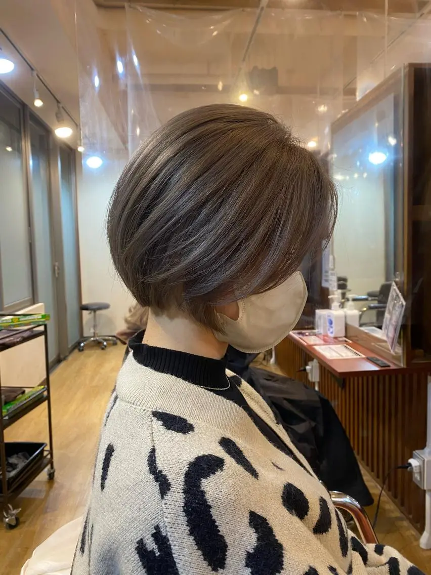 ショート カラー 女性目線でつくる ボブ縮毛矯正のヘアスタイル