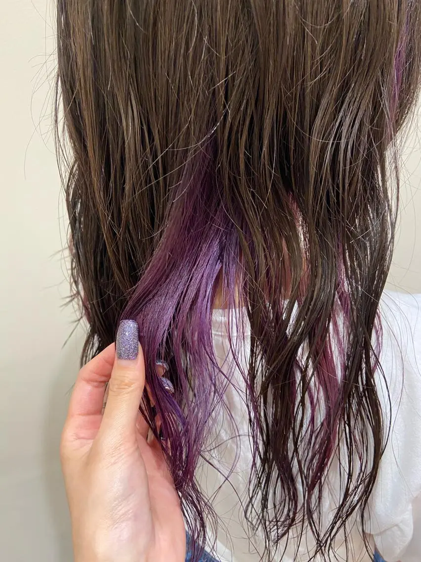セミロング カラー インナーカラー バイオレットカラー ヘアカラー Amour なぐらのヘアスタイル