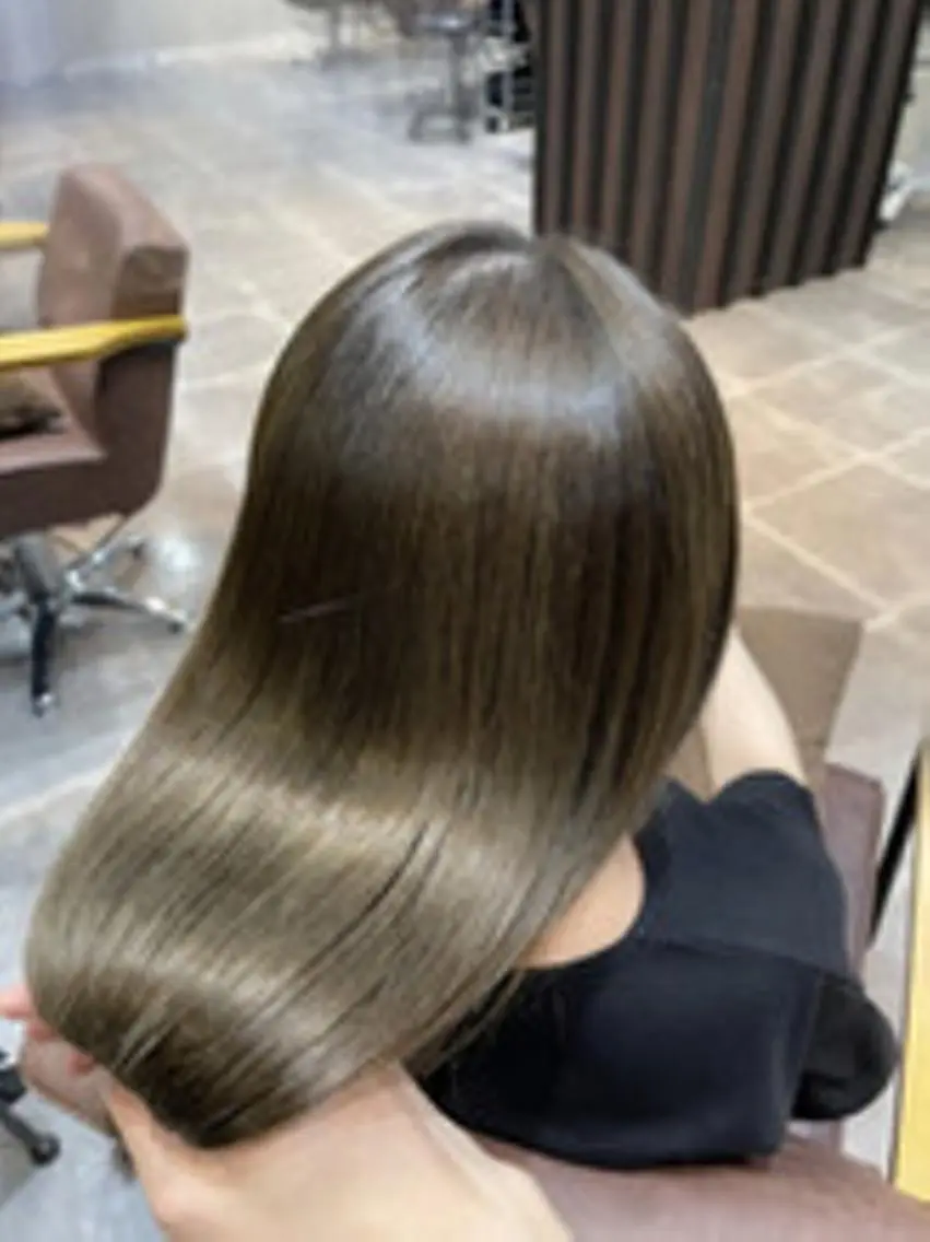 セミロング ヘアアレンジ パーマ カラー セミロングパーマ アディクシーカラー ベージュカラー ブリーチ ケアカラー カット トリートメント ヘアケア特化型サロン newi 梅田のヘアスタイル