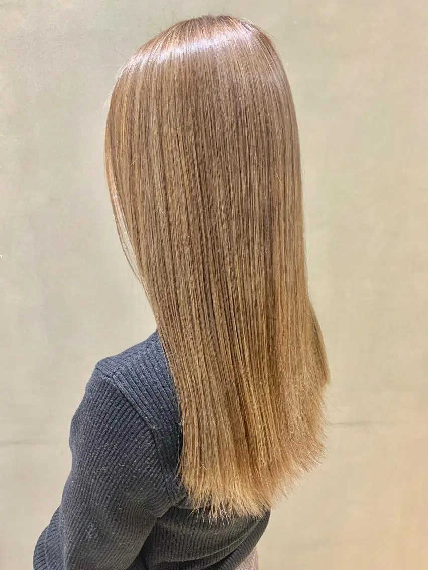 ロング ハイライト 庄司 沙羅のヘアスタイル
