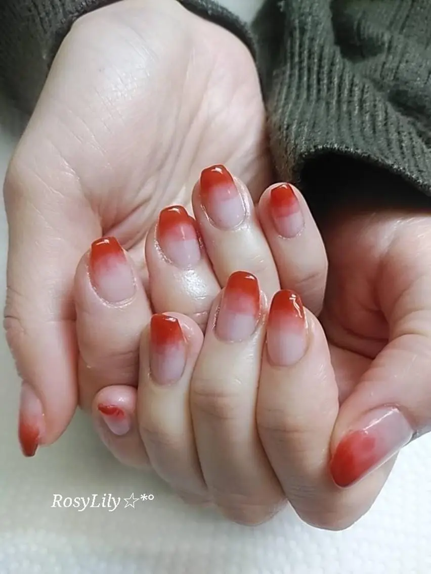 ネイル ボルドー グラデーション ハンドネイル ハンドケア プライベートサロン Rosy Lilyのネイルデザイン
