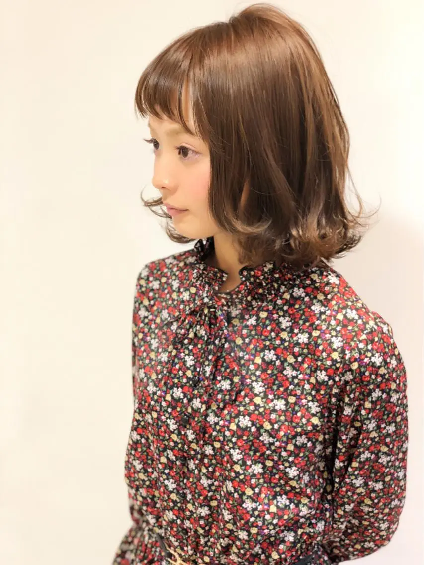 ミディアム カラー ボブレイヤー ベージュカラー ボブ 顔周りカット レイヤーカット ディレクター ノナカのヘアスタイル