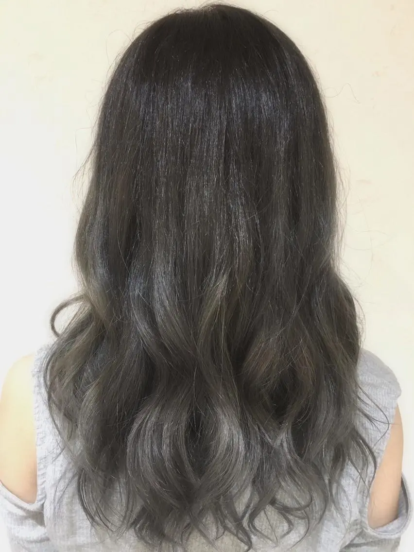 セミロング カラー グラデーションカラー filo   渋谷 Gishiのヘアスタイル
