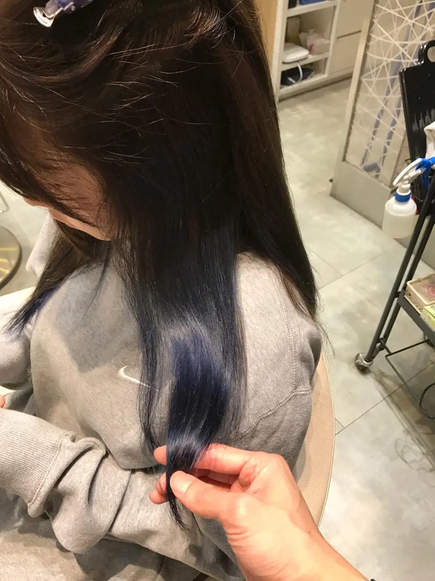 ロング カラー ヘアアレンジ ブルーカラー インナーカラー 代表 KANZOのエステ・リラクイメージ