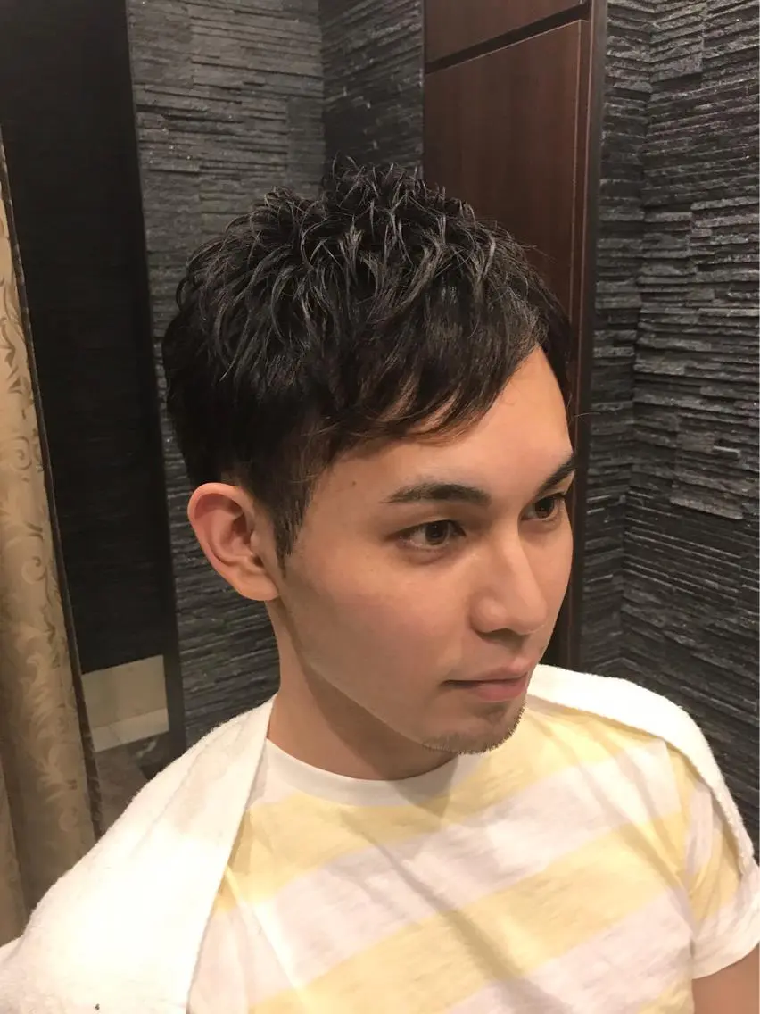 ショート パーマ メンズ 【24時まで営業✨】 吉本 成樹のヘアスタイル