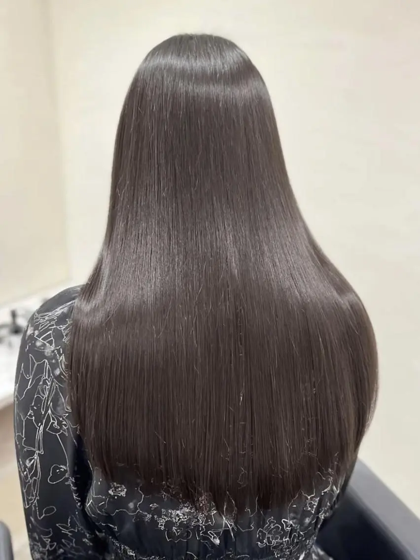 ロング 𝒜𝑜𝒾𝓀𝑜 /透明感カラーのヘアスタイル