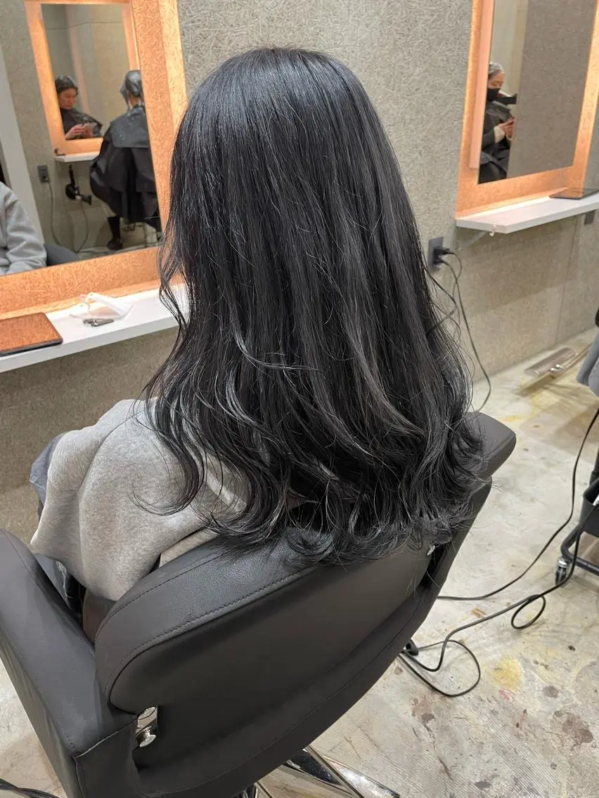 セミロング カット ヘアカラー 韓国風レイヤー ハイトーンRYOTAのヘアスタイル
