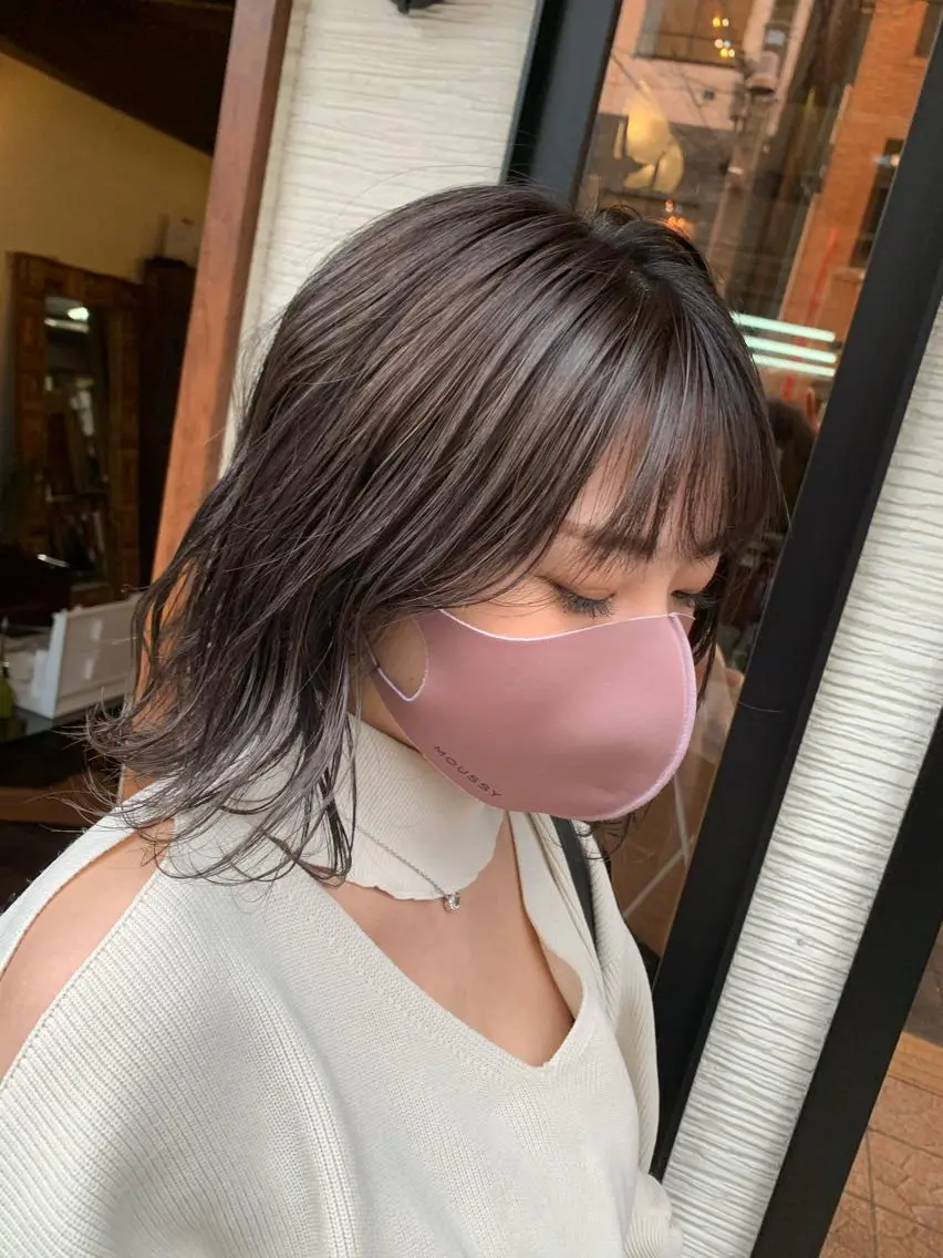 ミディアム カラー グレージュ yoshi （髙橋）のヘアスタイル
