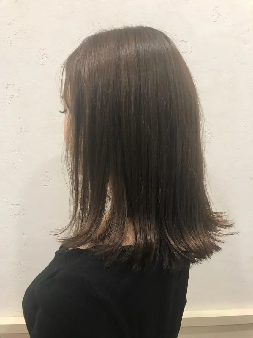 ミディアム カラー ベージュカラー あき えいみのヘアスタイル