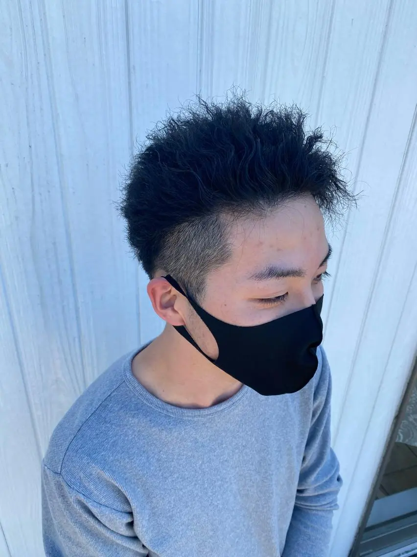 メンズ メンズパーマ メンズツイストパーマ ツーブロック ツイストパーマ 石川 信英のヘアスタイル