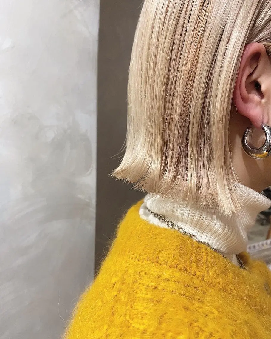 ミディアム カラー ハイトーンカラー ボブ カット 縮毛矯正 ツキノキ ミナのヘアスタイル