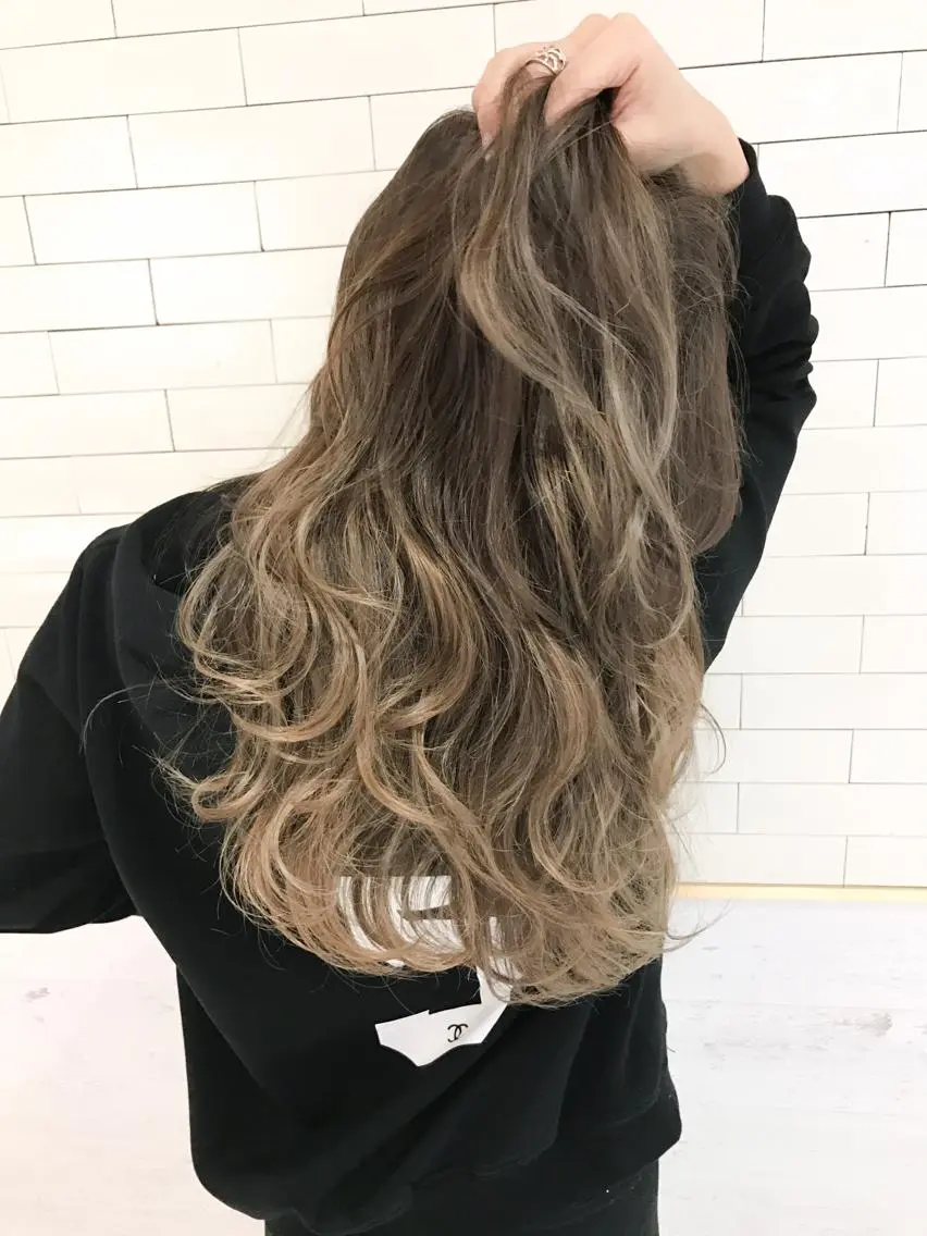 ロング カラー グラデーションカラー ハイライトカラー 外国人風カラー ハイライト ヘアカラー トリートメント 🧡ショートの達人 🧡SHOのヘアスタイル