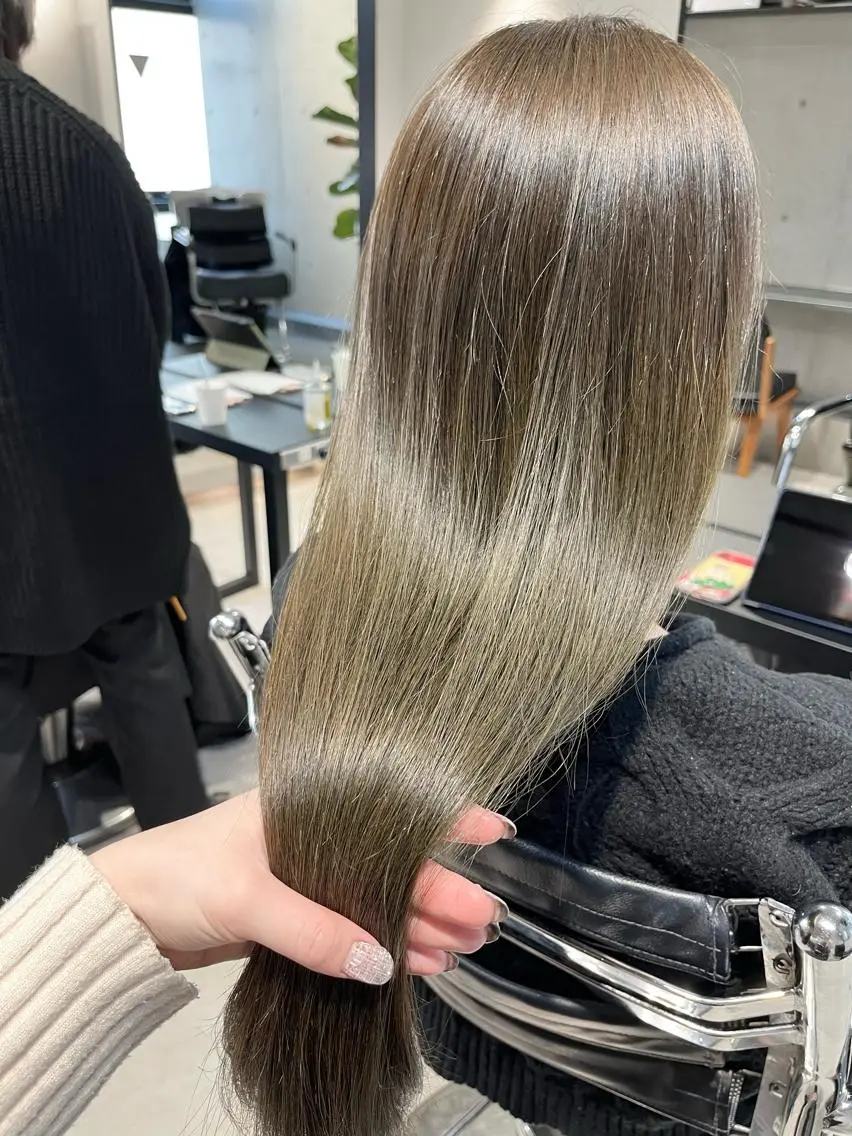 ロング カラー パーマ ヘアアレンジ カット ヘアカラー トリートメント ヘッドスパ ヘアセット 透明感/オリーブ/ グレージュ/YUKAのヘアスタイル