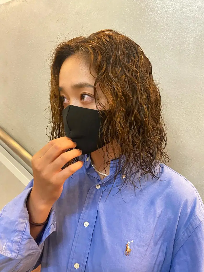 セミロング 艶カラー　宮﨑 蒼のヘアスタイル