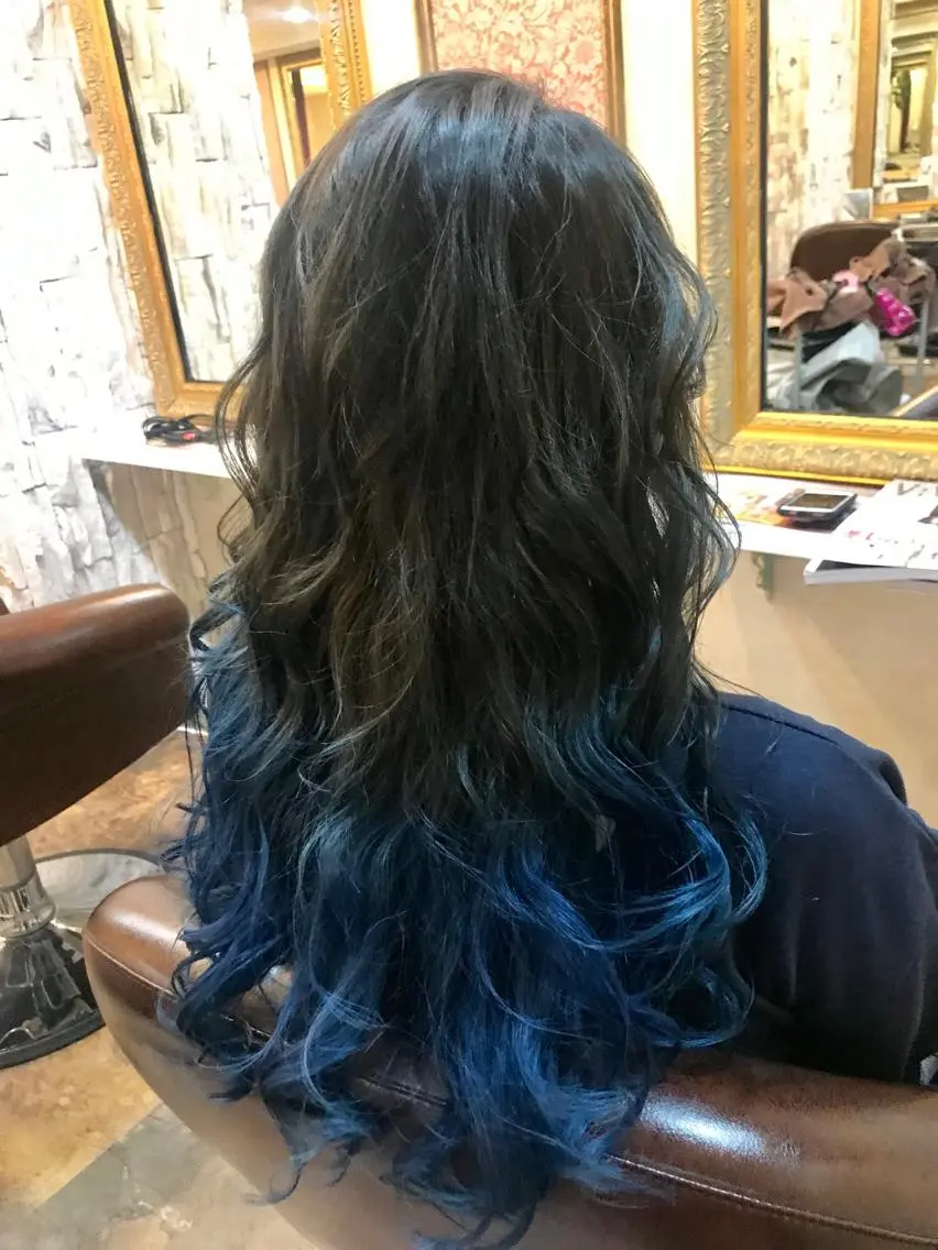 ロング カラー 岩谷/ブリーチ 🪽透明感カラーのヘアスタイル
