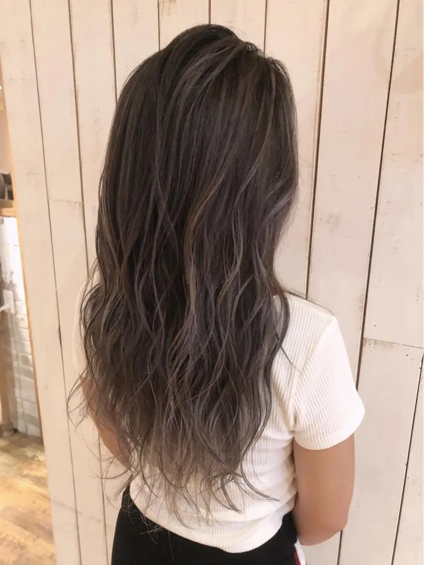 セミロング レイヤーカット Noe心斎橋 堀田 朋宏のヘアスタイル