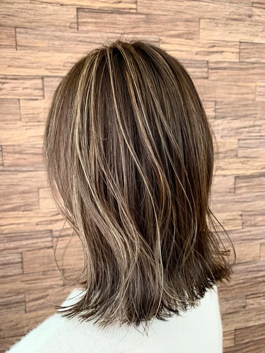 セミロング 有坂 里恵のヘアスタイル