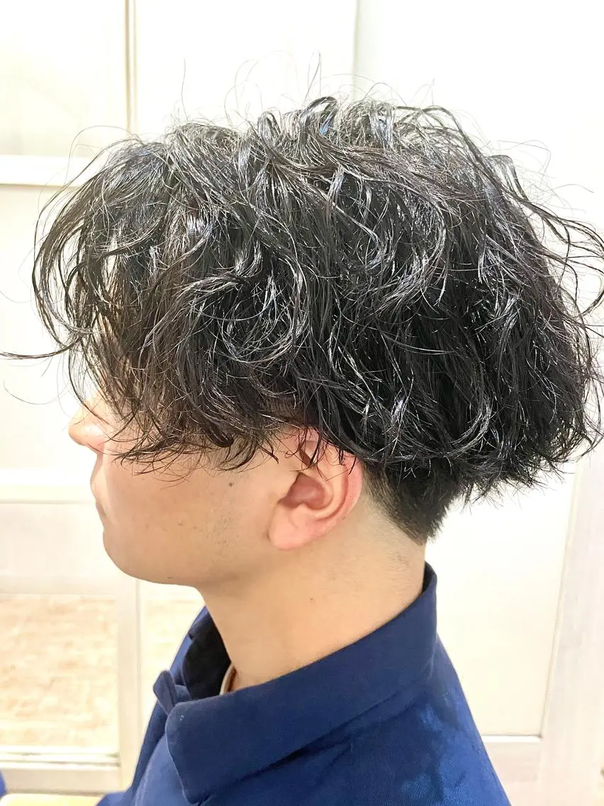 ショート パーマ メンズ センターパート メンズパーマ カット パーマ トリートメント 🌙１９時以降通える メンズ専門　コーダイのヘアスタイル