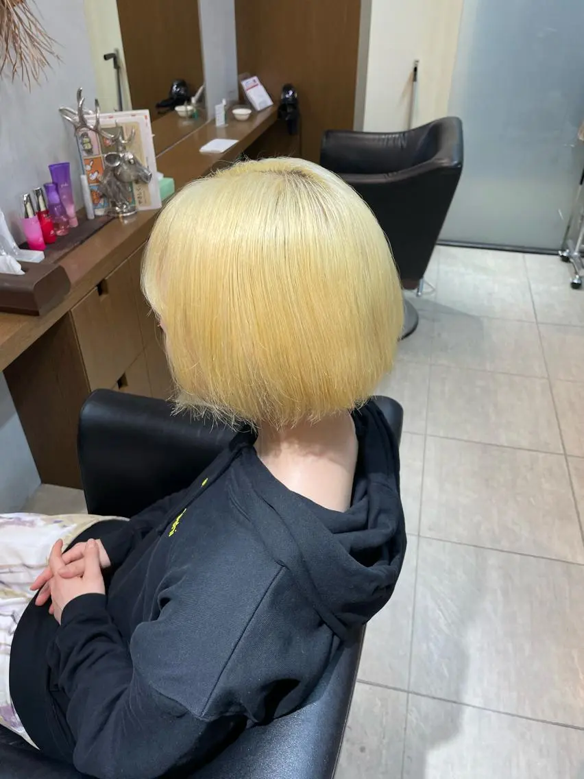 カラー ブリーチ 抜きっぱなしブロンド ブロンド yasuハイトーン/ デザインカラーのヘアスタイル