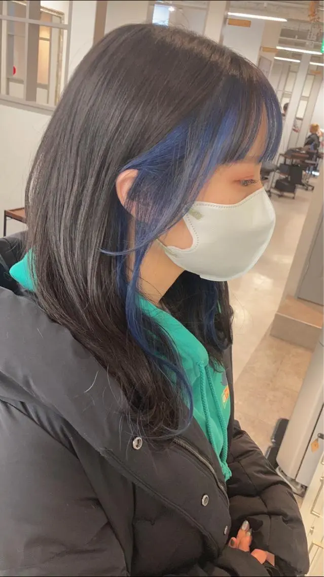 セミロング カラー ミストバング ブリーチ ブルーカラー 透明感カラー  フェイスフレーミング カット ヘアカラー トリートメント Chainon　山中 拓也のヘアスタイル