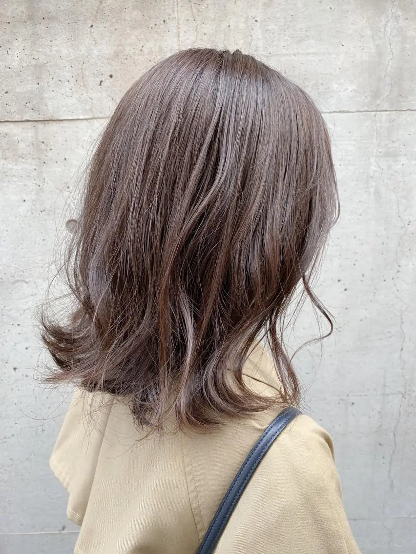 ミディアム カラー アッシュ オリーブアッシュ 【透明感、艶髪】西村 有司のヘアスタイル