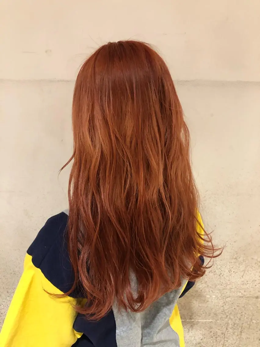 ロング カラー オレンジ カット ヘアカラー 吉村 絢乃のヘアスタイル