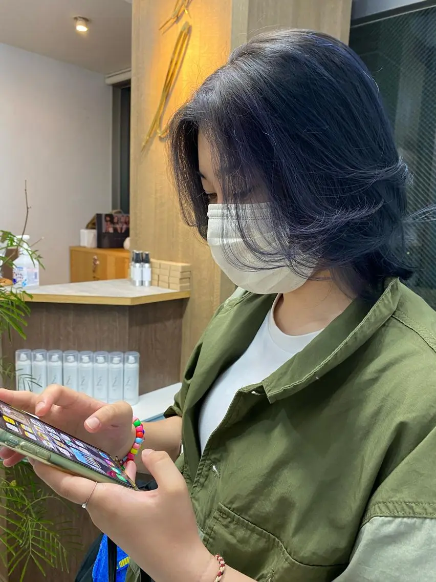 ショート カラー ショートヘア ウルフカット 横尾 歩のヘアスタイル