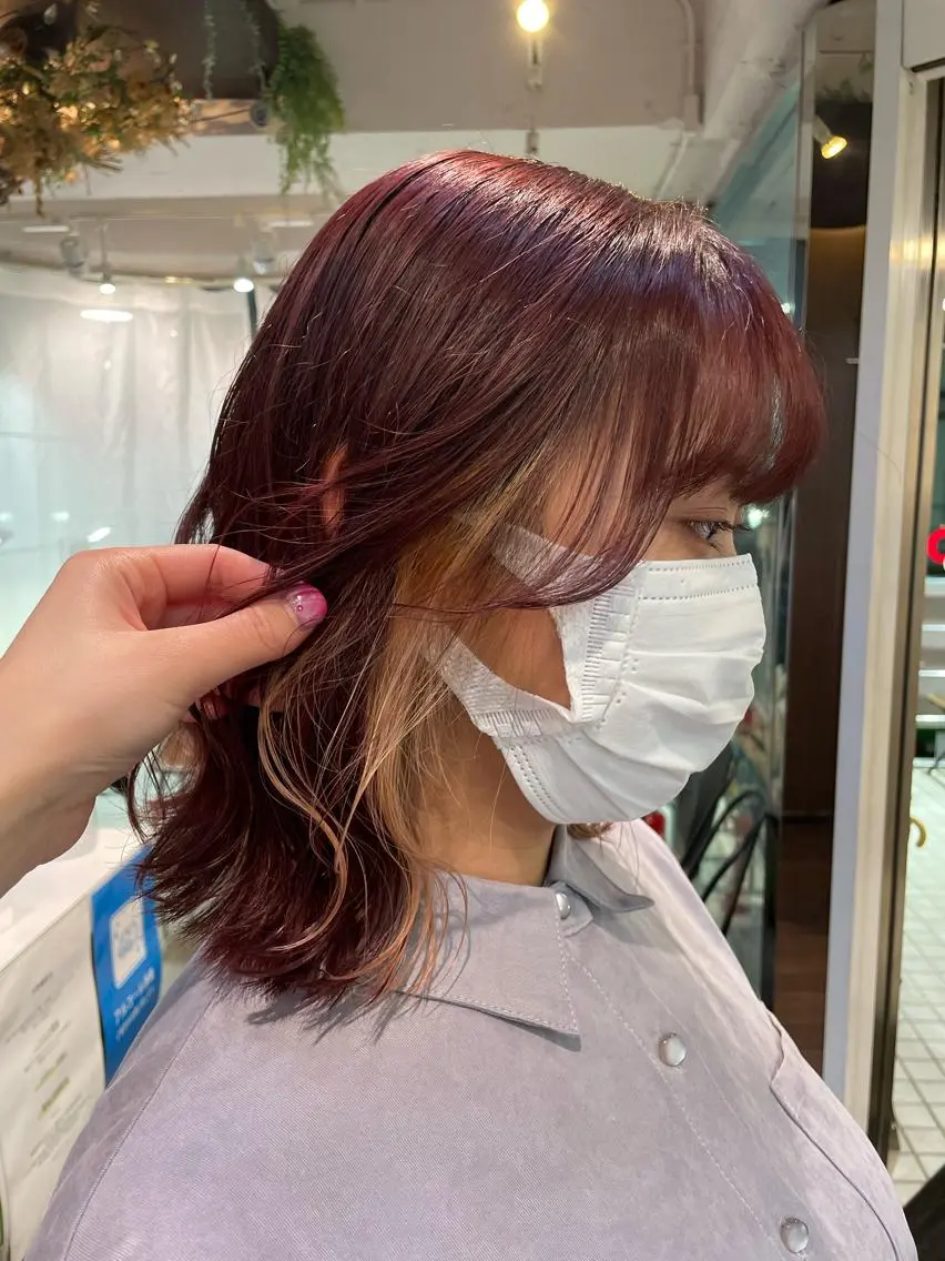 ミディアム カラー インナーカラー ヘアカラー aya/小顔レイヤー /柔らかカラーのヘアスタイル
