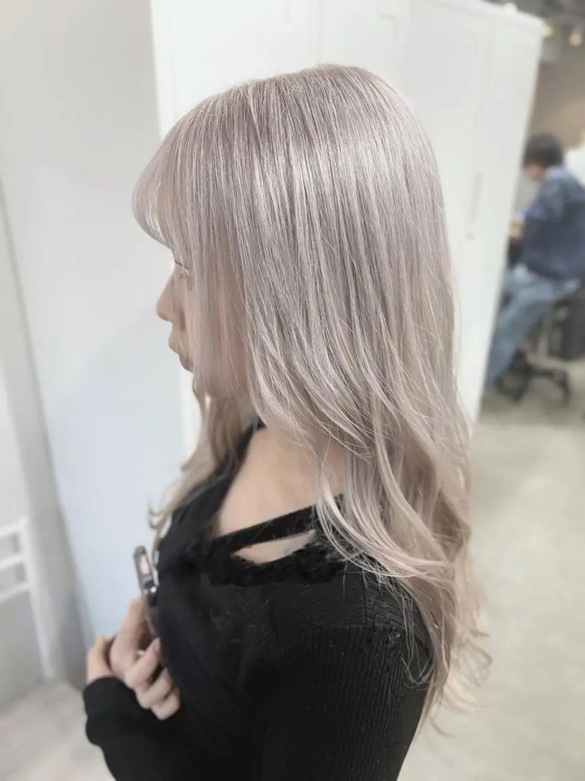 セミロング カラー ブリーチ ダブルカラー ✨【公式】 juhl.横浜✨のヘアスタイル