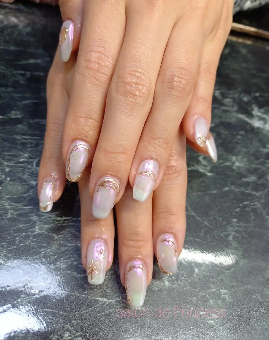 ネイル オーロラネイル ニュアンスネイル salon de  Princessのネイルデザイン