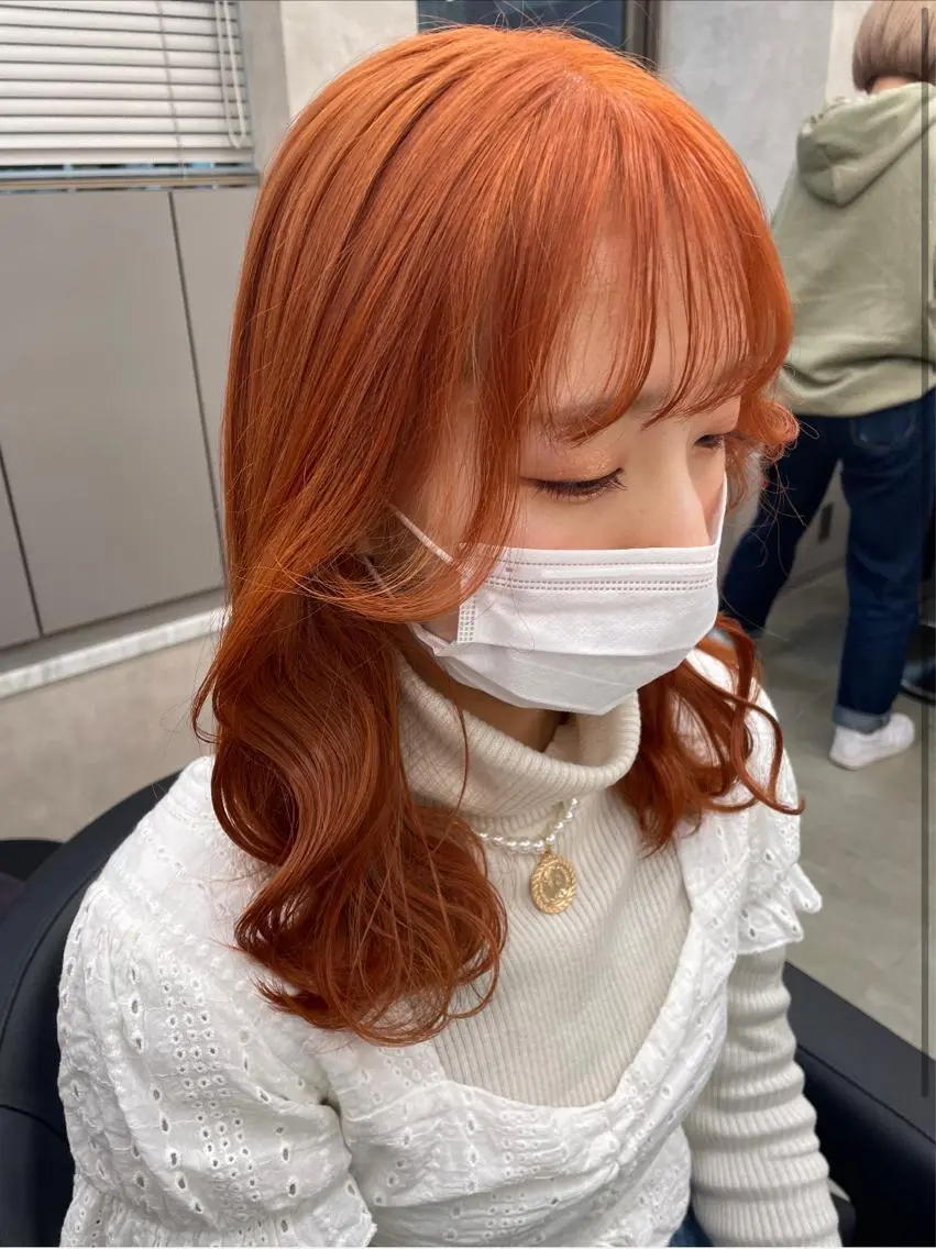 セミロング カラー 抜け感レイヤー︴ ニュアンスカラーのヘアスタイル