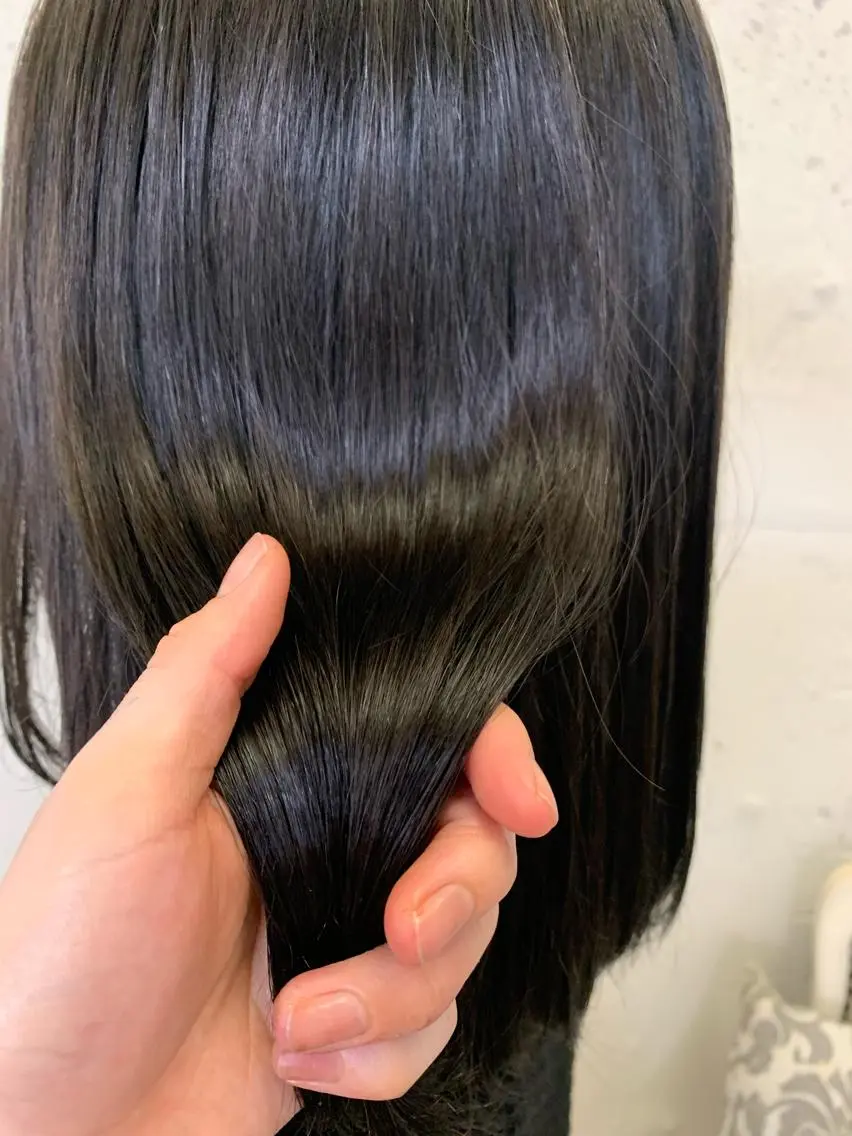 ミディアム カラー 透明感ハイトーン🦄 キラ🌈のヘアスタイル