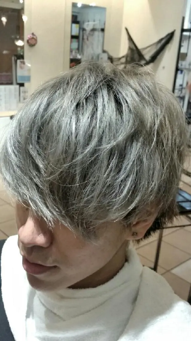 ショート カラー アッシュ シルバー シルバーアッシュ 【髪質改善美容師】t occa茨木篠原健太のヘアスタイル