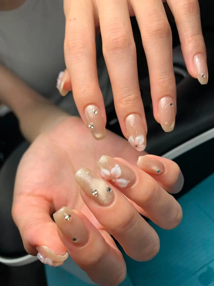 ネイル アートネイル オーロラネイル フレンチネイル ジェルネイル ガラスフレンチ JISOO ANA.CHUOのネイルデザイン