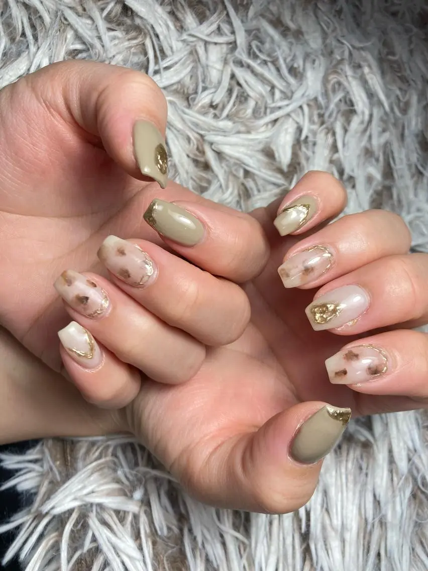 ミディアム ネイル ハンドネイル フットネイル ✴︎ Delightのネイルデザイン