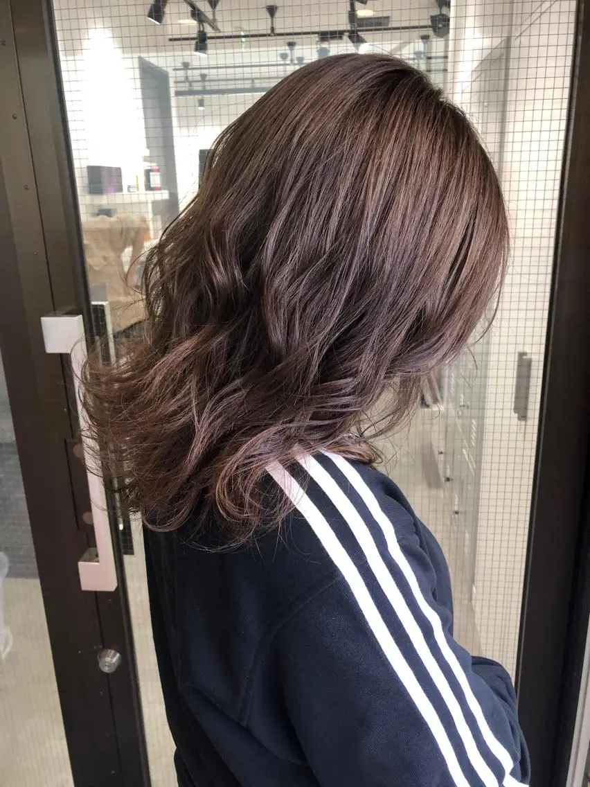 セミロング カラー アッシュ 🤍2nd🤍田所 美希のヘアスタイル