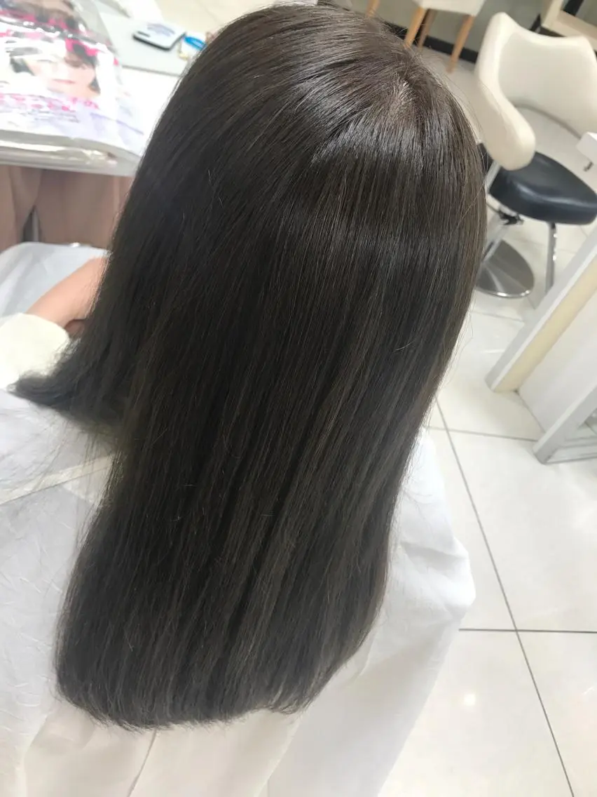 ロング カラー アッシュ 透明感カラー イルミナカラー 【暖色カラー特化】 中山由梨のヘアスタイル