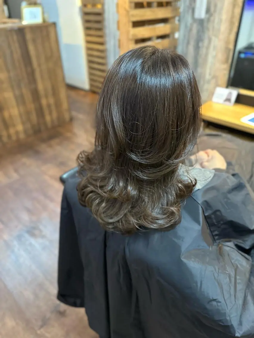 セミロング カラー レイヤーカット カット ヘアカラー Luzir⭐︎ GEN⭐︎のヘアスタイル