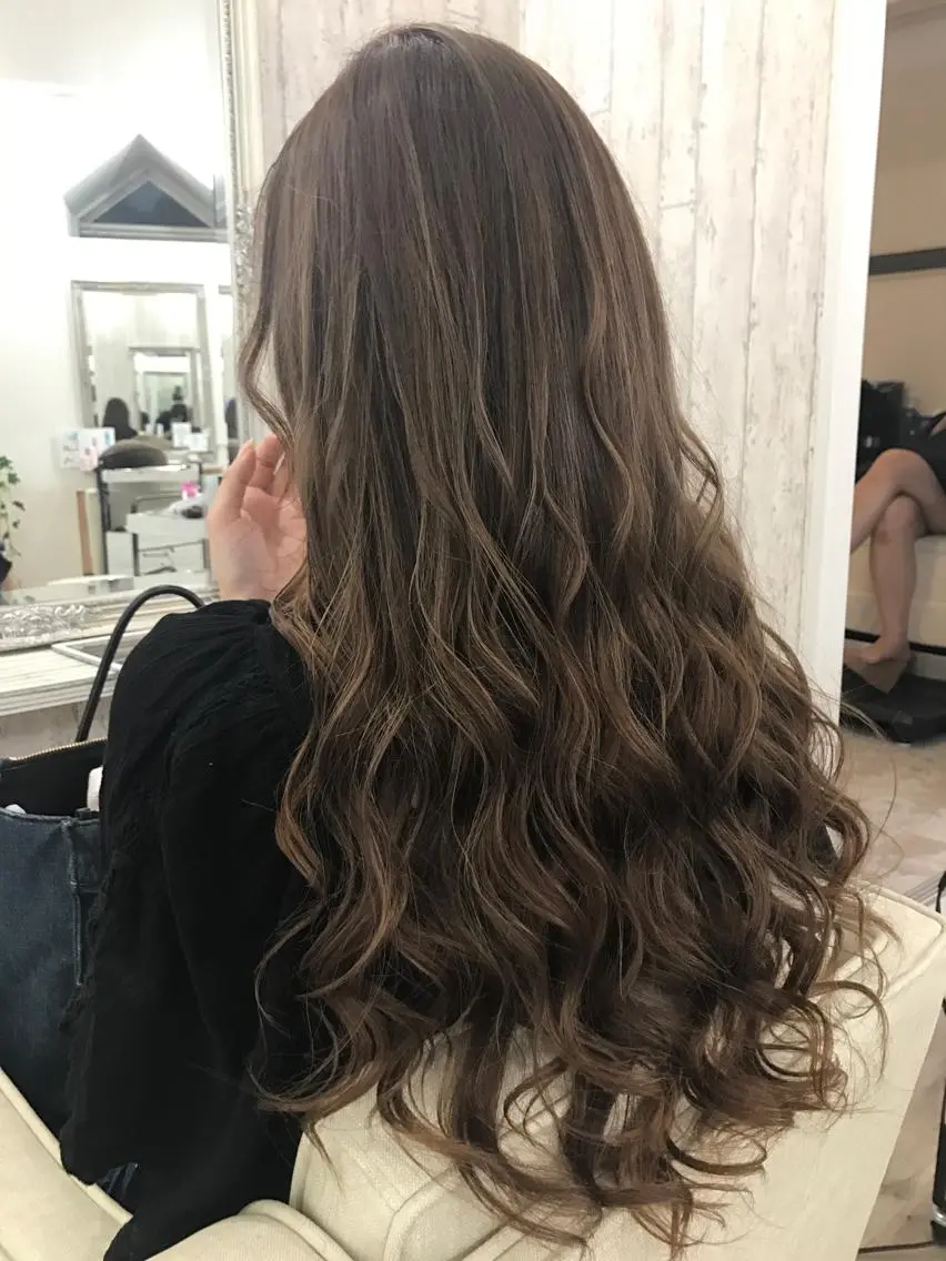 ロング カラー 艶髪🫧髪質改善 縮毛矯正✨影山湧市のヘアスタイル