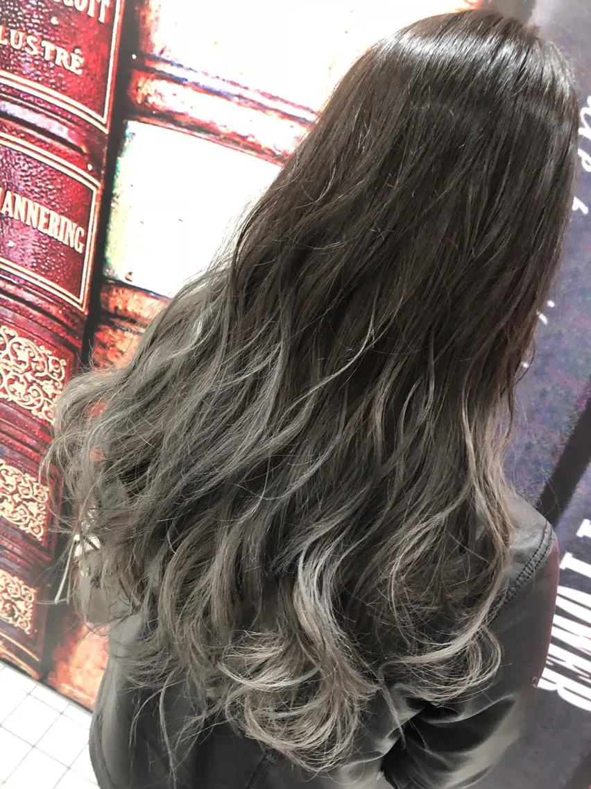 ロング カラー ヘアアレンジ Ma ruのヘアスタイル