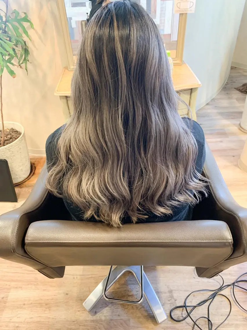 ロング Lit.豊橋 夏目のヘアスタイル